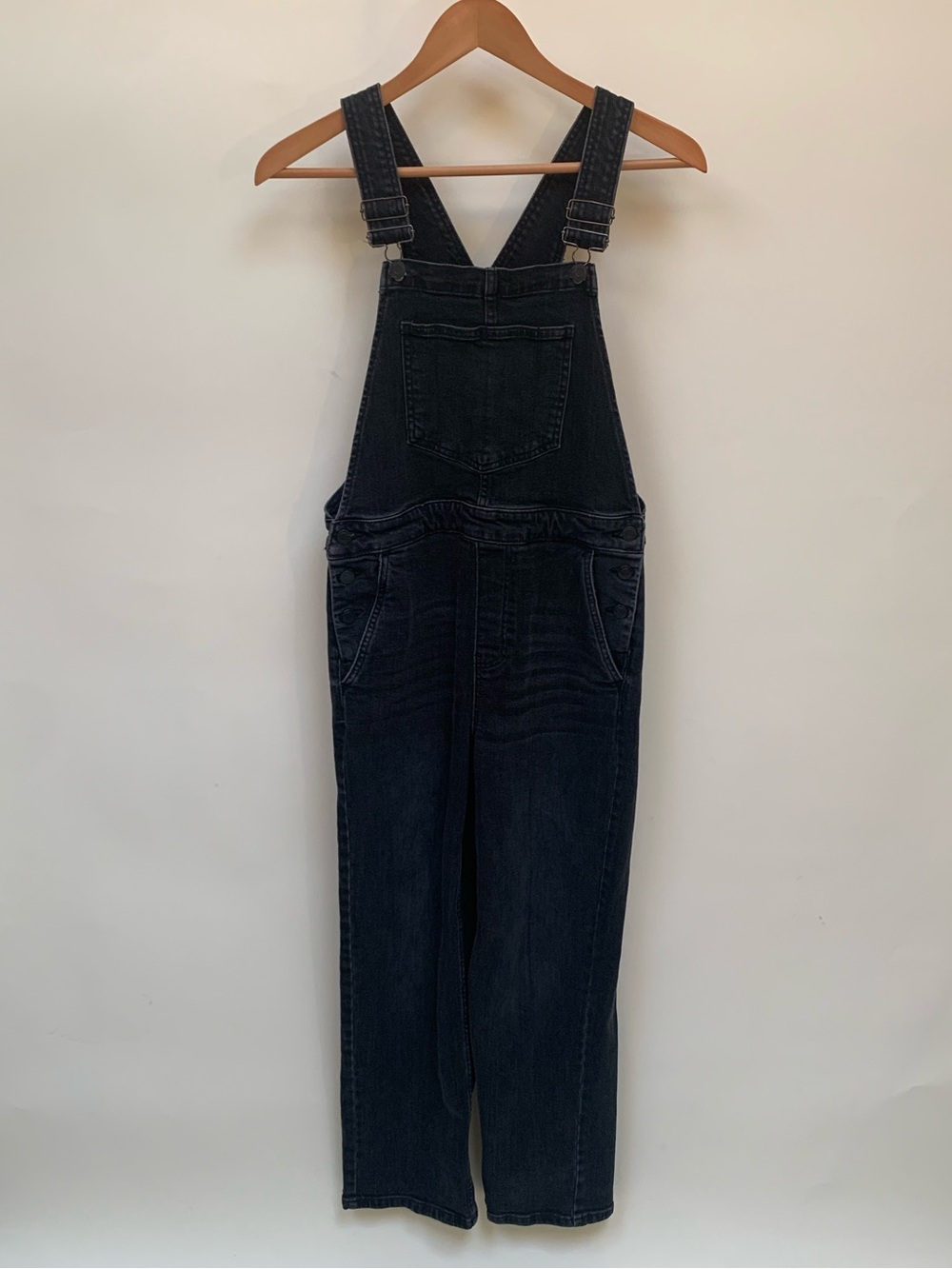 Free Assembly Black Cropped Demin Overalls Women’s S Minimalist Chic Utility